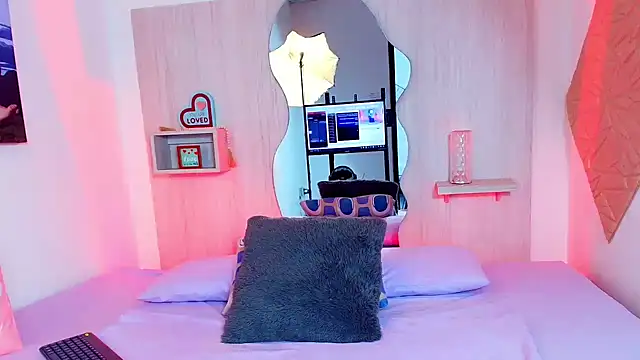 ZaraRousse online show from 9, 10, 2025