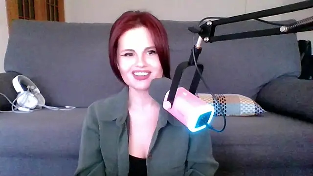 Della Ideal online show from 9, 3, 2025