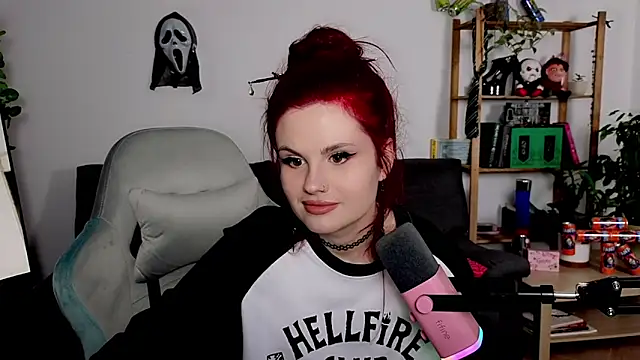 Della Ideal online show from 17, 11, 2025