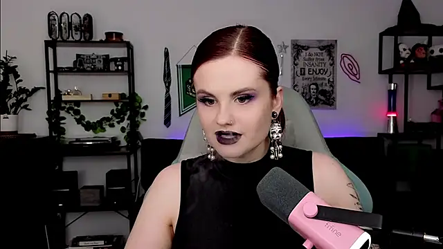 Della Ideal online show from 22, 3, 2026