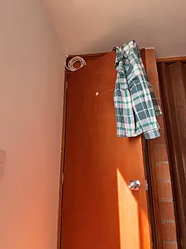 Snapshot of Soy_Sara7 chatting on 17, 12, 2025 Soy Sara7 online show from 17, 12, 2025