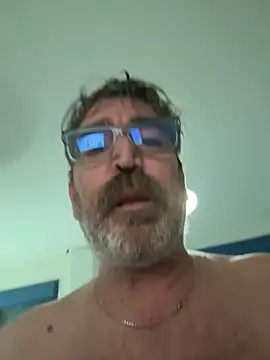 Snapshot of moreno51 chatting on 17, 3, 2026 moreno51 online show from 17, 3, 2026