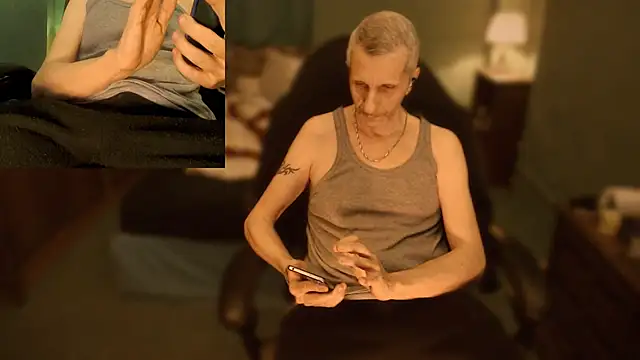 Snapshot of maxdaddy690 chatting on 27, 12, 2024 maxdaddy690 online show from 27, 12, 2024