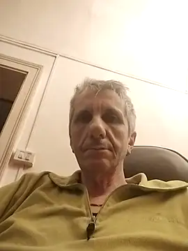 Snapshot of maxdaddy690 chatting on 10, 3, 2025 maxdaddy690 online show from 10, 3, 2025