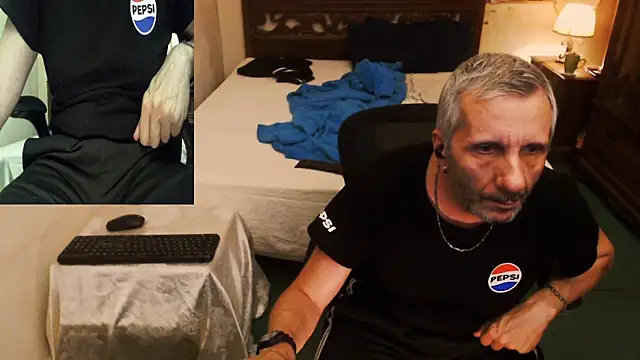 Snapshot of maxdaddy690 chatting on 16, 9, 2025 maxdaddy690 online show from 16, 9, 2025