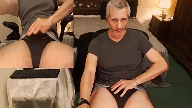 Snapshot of maxdaddy690 chatting on 19, 9, 2025 maxdaddy690 online show from 19, 9, 2025