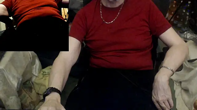 Snapshot of maxdaddy690 chatting on 7, 4, 2026 maxdaddy690 online show from 7, 4, 2026