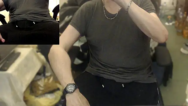 Snapshot of maxdaddy690 chatting on 25, 4, 2026 maxdaddy690 online show from 25, 4, 2026