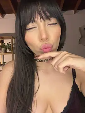 Snapshot of OhPolie_ chatting on 15, 3, 2025 OhPolie online show from 15, 3, 2025