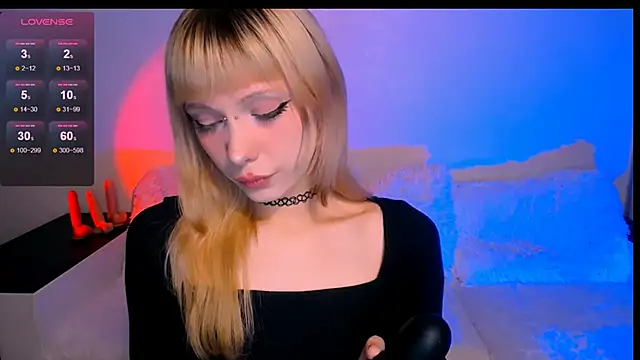 Snapshot of Cherry_Bite chatting on 10, 3, 2026 Cherry Bite online show from 10, 3, 2026