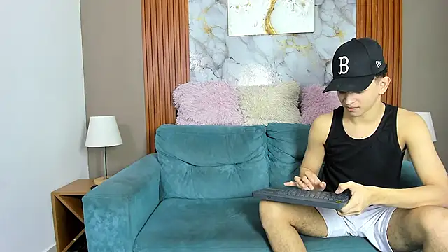 Snapshot of KING_OFF_BOYS chatting on 17, 4, 2026 KING OFF BOYS online show from 17, 4, 2026