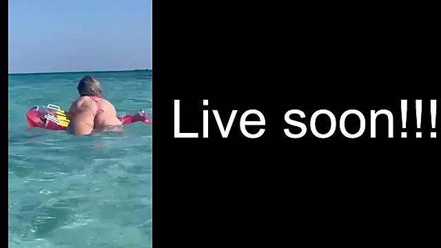 Snapshot of _Allie_ chatting on 4, 10, 2025  Allie  online show from 4, 10, 2025