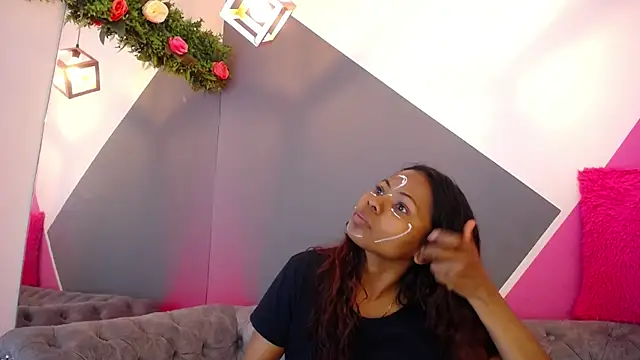 Snapshot of Agata_Grubisic chatting on 21, 12, 2025 Agata Grubisic online show from 21, 12, 2025