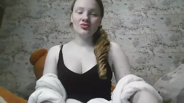 Snapshot of Eveline_May chatting on 6, 3, 2025 Eveline May online show from 6, 3, 2025