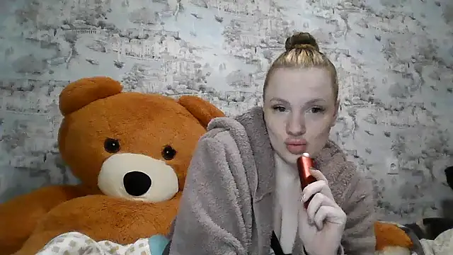 Snapshot of Eveline_May chatting on 3, 10, 2025 Eveline May online show from 3, 10, 2025