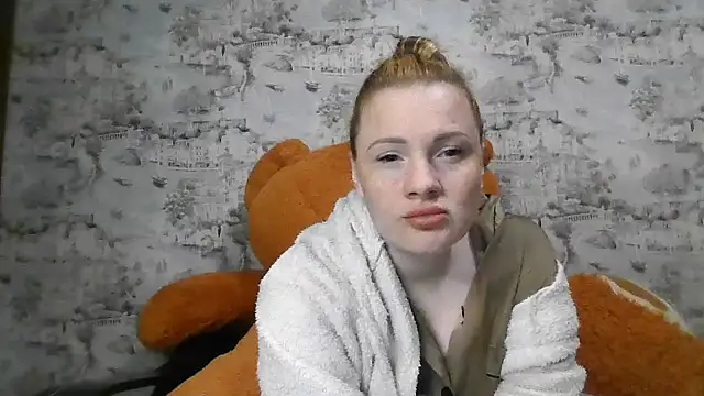 Snapshot of Eveline_May chatting on 15, 10, 2025 Eveline May online show from 15, 10, 2025