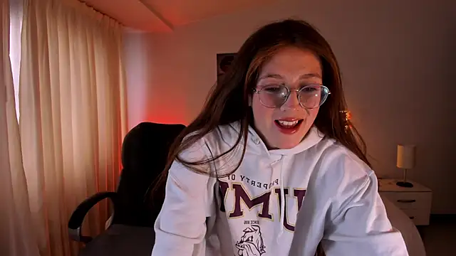 Snapshot of Emily_Warren_ chatting on 30, 9, 2025 Emily Warren online show from 30, 9, 2025