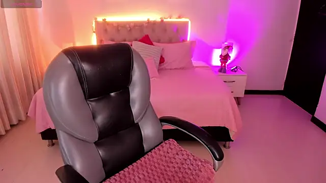 Snapshot of Emily_Warren_ chatting on 20, 12, 2025 Emily Warren online show from 20, 12, 2025