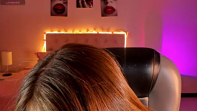 Snapshot of Emily_Warren_ chatting on 11, 3, 2026 Emily Warren online show from 11, 3, 2026