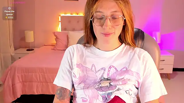 Snapshot of Emily_Warren_ chatting on 12, 3, 2026 Emily Warren online show from 12, 3, 2026