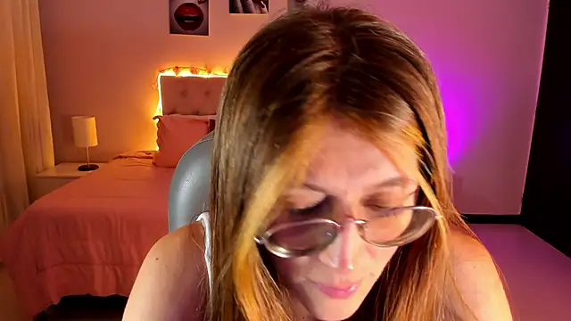 Snapshot of Emily_Warren_ chatting on 19, 3, 2026 Emily Warren online show from 19, 3, 2026