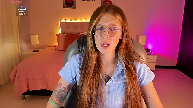 Snapshot of Emily_Warren_ chatting on 26, 3, 2026 Emily Warren online show from 26, 3, 2026