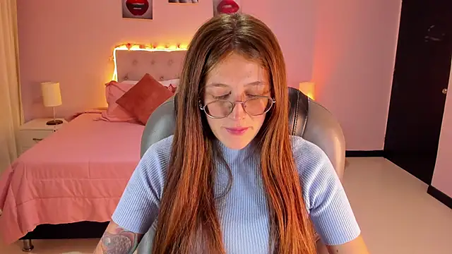 Snapshot of Emily_Warren_ chatting on 27, 3, 2026 Emily Warren online show from 27, 3, 2026