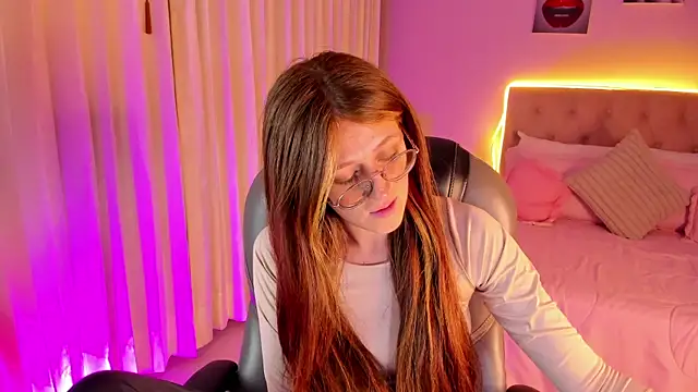 Snapshot of Emily_Warren_ chatting on 30, 3, 2026 Emily Warren online show from 30, 3, 2026