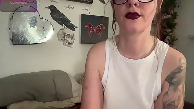 Snapshot of mothh1 chatting on 19, 3, 2026 mothh1 online show from 19, 3, 2026