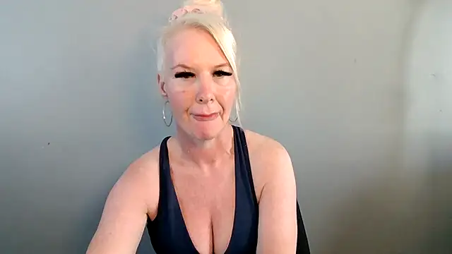Blonde-Grace online show from 8, 6, 2026