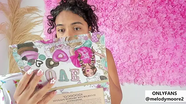 Melodymoore  online show from 18, 12, 2025