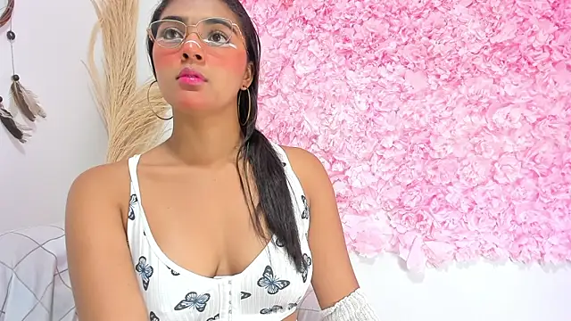 Melodymoore  online show from 14, 2, 2026