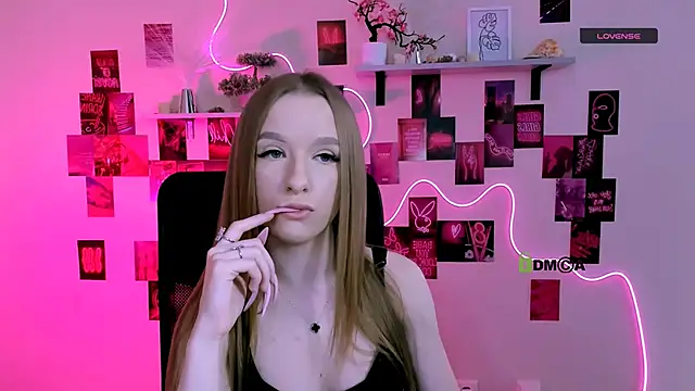 Snapshot of doll_vey chatting on 8, 5, 2026 doll vey online show from 8, 5, 2026