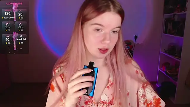 Snapshot of Strawberry_juli chatting on 22, 12, 2025 Strawberry juli online show from 22, 12, 2025