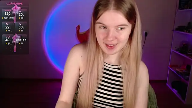 Snapshot of Strawberry_juli chatting on 19, 4, 2026 Strawberry juli online show from 19, 4, 2026
