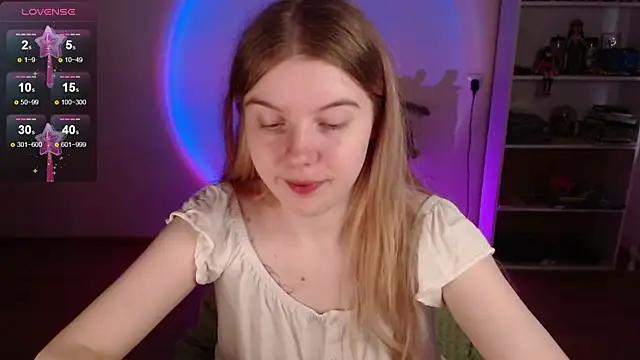 Snapshot of Strawberry_juli chatting on 7, 5, 2026 Strawberry juli online show from 7, 5, 2026