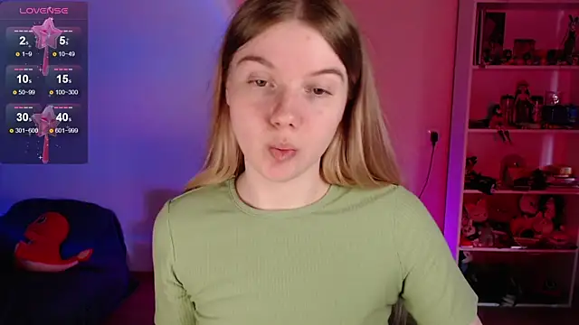 Snapshot of Strawberry_juli chatting on 4, 6, 2026 Strawberry juli online show from 4, 6, 2026