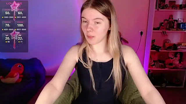 Snapshot of Strawberry_juli chatting on 6, 6, 2026 Strawberry juli online show from 6, 6, 2026