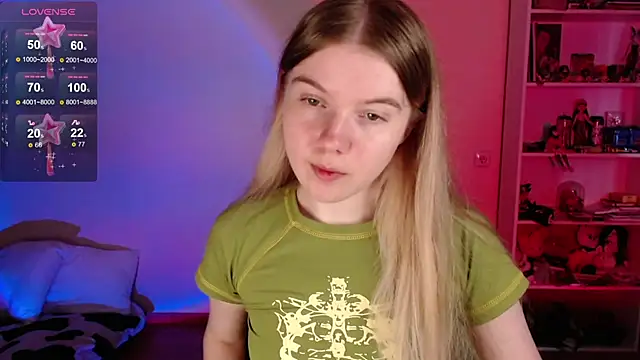 Snapshot of Strawberry_juli chatting on 15, 6, 2026 Strawberry juli online show from 15, 6, 2026