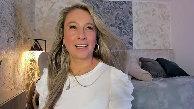 Liannaa  online show from 9, 3, 2026