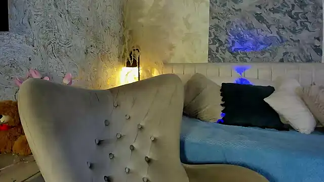 Arianaa collins online show from 3, 3, 2026