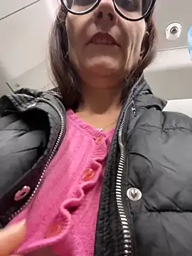 Snapshot of NataKitten chatting on 25, 11, 2025 NataKitten online show from 25, 11, 2025