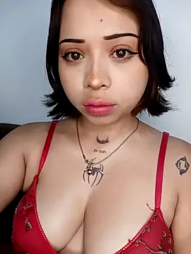 Snapshot of Akame_yumi chatting on 6, 11, 2025 Akame yumi online show from 6, 11, 2025