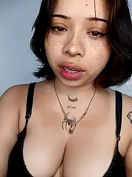 Snapshot of Akame_yumi chatting on 10, 11, 2025 Akame yumi online show from 10, 11, 2025