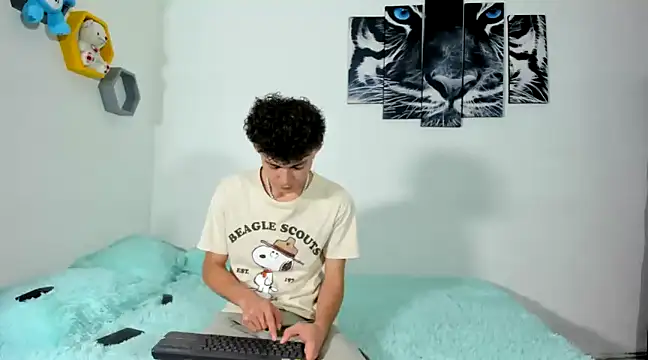 Snapshot of Maxxi_hot23 chatting on 8, 3, 2025 Maxxi hot23 online show from 8, 3, 2025