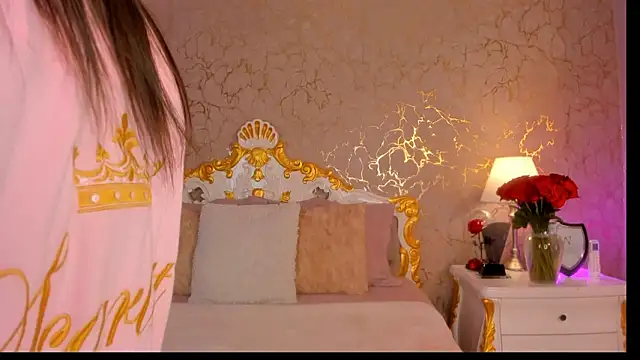 ScarlettWallace online show from 24, 2, 2026