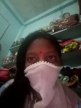 Snapshot of Devi_Chatterjee chatting on 6, 3, 2025 Devi Chatterjee online show from 6, 3, 2025