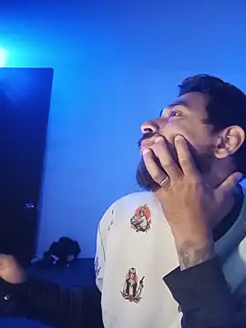 Snapshot of santibiggg chatting on 27, 4, 2026 santibiggg online show from 27, 4, 2026