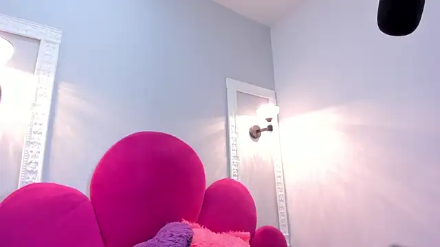 Bonniie 22 online show from 9, 10, 2025