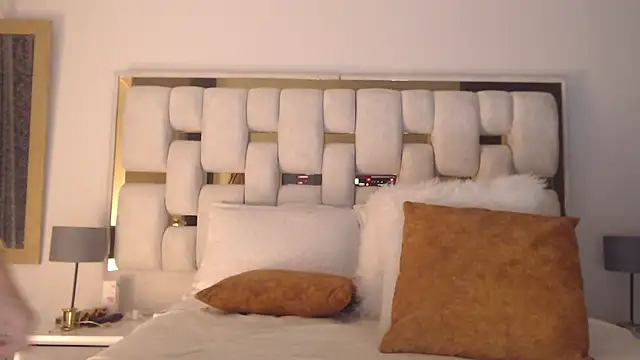 HotBellaMilf online show from 1, 10, 2025